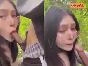 đi dã ngoại tiện xxx ghệ ở trong rừng